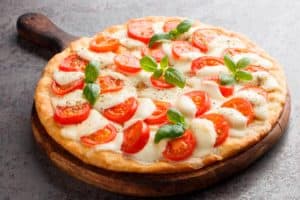 PIZZA CAPRESE: Descubre la Receta Original y Sus Secretos